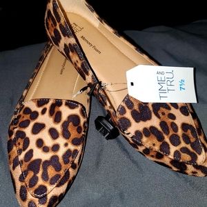 Time & Tru Leopard Flats
